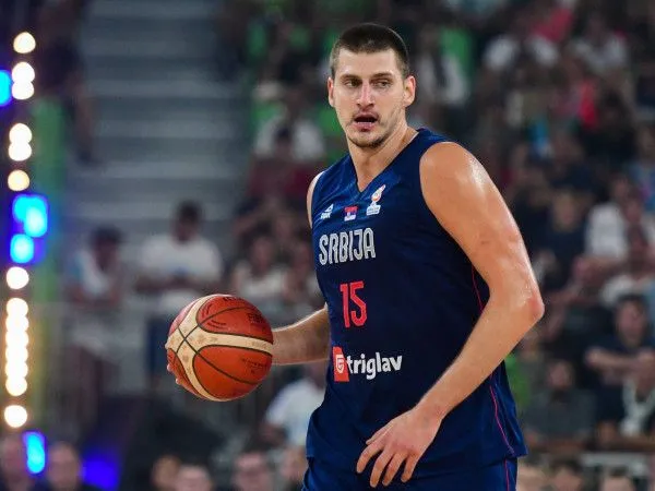 Nikola Jokic avec la Serbie à la Coupe du monde 2023