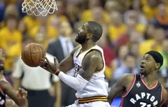 Le Top 5 de la nuit : Kyrie Irving s’amuse