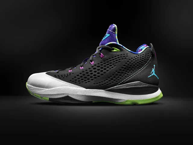 Ho13_AirJordan_CP3_VII_616805_015_Profile_23580