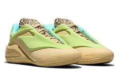 Un troisième coloris pour la SHAI 001 « Lace Up »