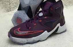 LeBron James présente son nouveau modèle signature à Akron