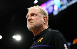 Malgré la vente des Suns, Robert Sarver reste sous le coup de la suspension de la NBA