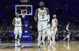 À l’extérieur, Boston humilie Philadelphie : +48 !!!