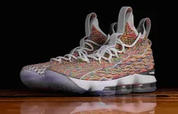 Nike : la LeBron 15 en voit de toutes les couleurs