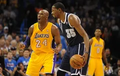 Comme Michael Jordan avec lui, Kobe Bryant devient le mentor de la nouvelle génération