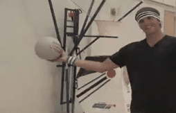 Vidéos du jour : Deron Williams et Kyle Korver se mettent au Dodgeball