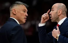 Anciens coéquipiers, Vassilis Spanoulis et Sarunas Jasikevicius s’affrontent désormais comme coachs