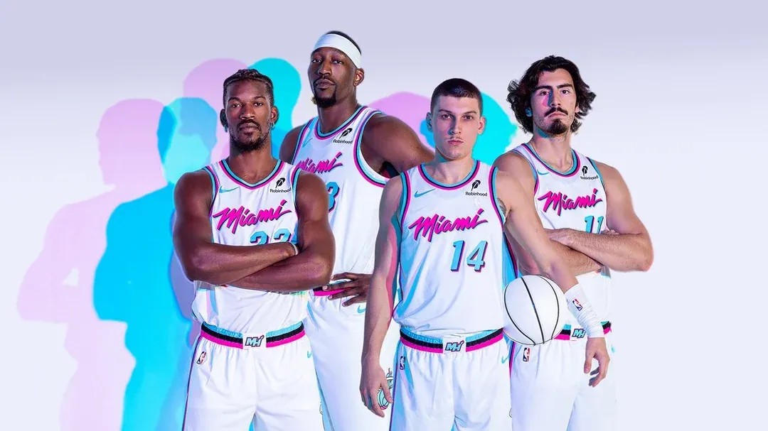 Les maillots "Vice City" de Miami
