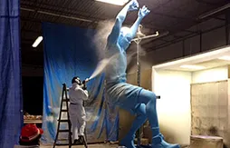 Une énorme statue publicitaire (4,5 mètres) de Paul Millsap à Atlanta !