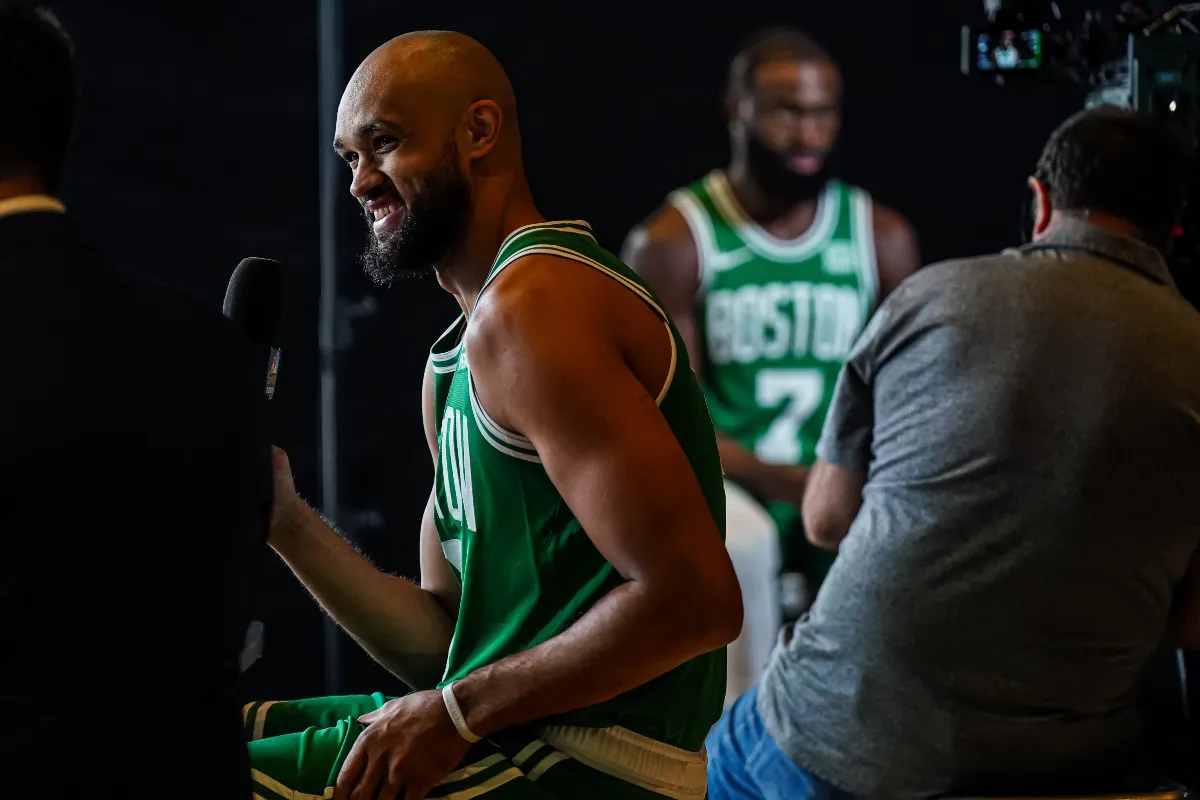 Derrick White et Jaylen Brown