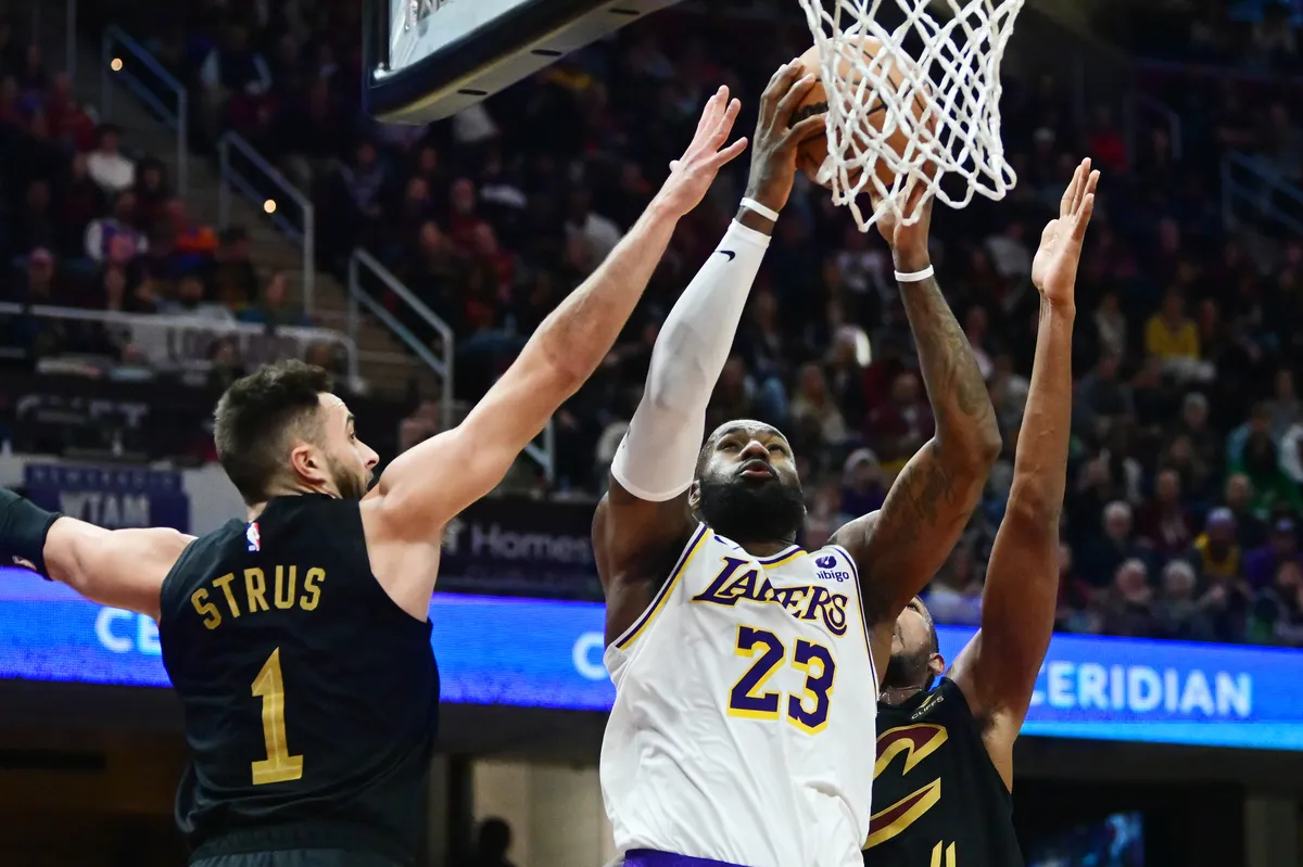 LeBron James et les Lakers à Cleveland