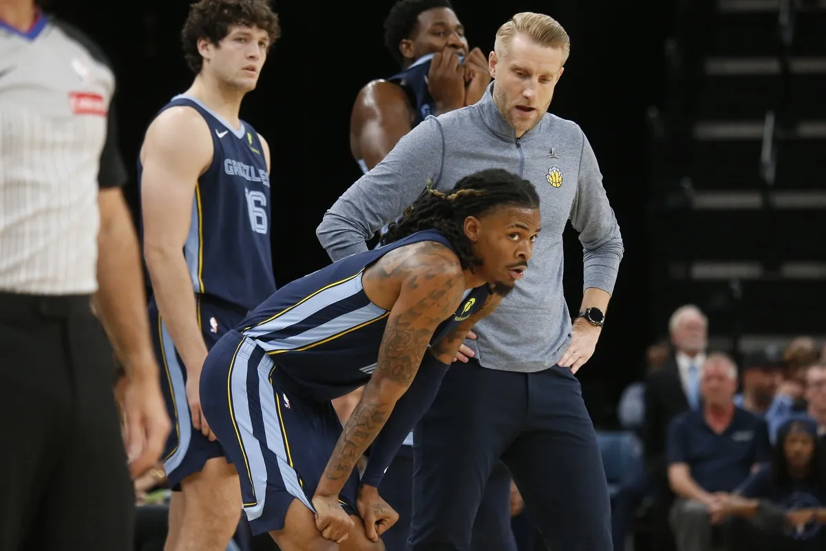 Ja Morant et Tuomas Iisalo