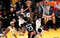 Les Lakers perdent le derby et disent sans doute adieu aux playoffs