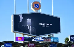 Les Warriors dévoilent leur hommage à Jerry West