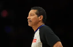 L’arbitre Bill Kennedy se blesse en pleine rencontre