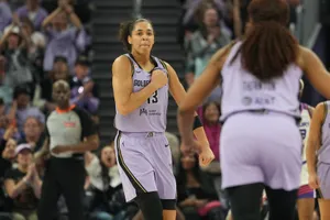 Janelle Salaün au concours à 3-pts du WNBA All-Star Game !