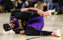 Encore touché, Anthony Davis a serré les dents