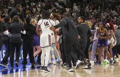 South Carolina reste invaincu malgré quatre expulsions !