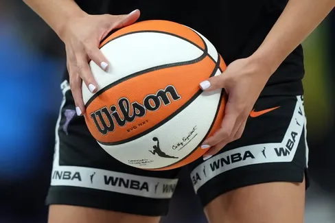 https://www.basketusa.com/thumbor/B71X1mBF4DR8ETI9Uq4C_R52Foo=/488x325/smart/filters:format(webp)/https%3A%2F%2Fmedia.basketusa.com%2Fmain%2F2026%2F04%2Fwnba-main_2026_01_USATSI_26980206.webp