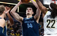 Zach Edey fait de gros dégâts face aux Pacers