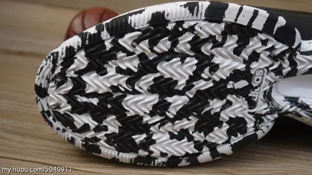 adidas-d-lillard-1-black-red-10