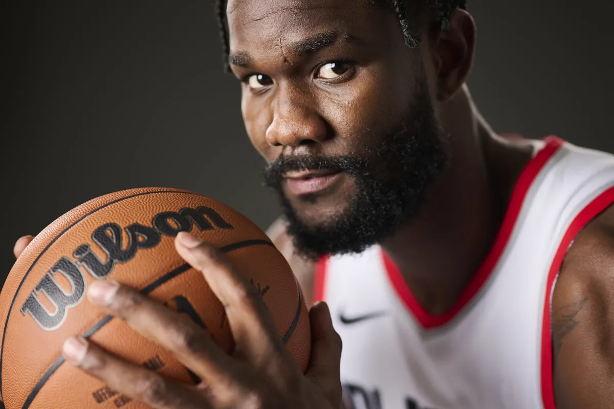 Deandre Ayton aux Blazers