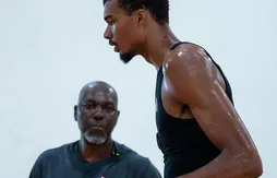 Grâce à Hakeem Olajuwon, Victor Wembanyama cherche à repousser encore ses limites