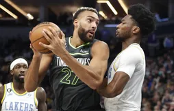 Le “Big Three” des Wolves inflige aux Lakers une cinquième défaite d’affilée