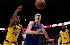 L’ajustement défensif des Lakers sur Nikola Jokic n’effraie pas Denver