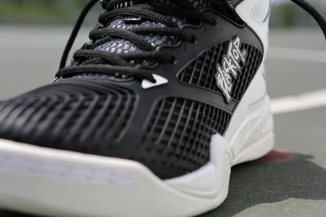 reebok-pump-retaliate-blacktop-11