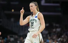 Sabrina Ionescu de retour pour affronter Paige Bueckers