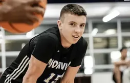 A seulement 15 ans, Eli Ellis signe en Overtime Elite