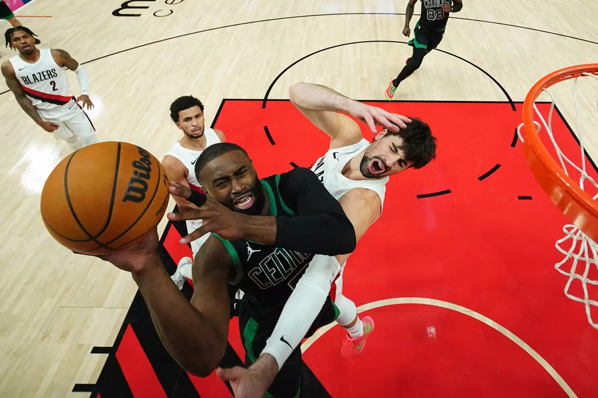 Jaylen Brown (Celtics) contre les Blazers