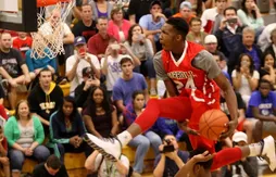Le dunkeur du jour : Derrick Jones survole le City of Palms Dunk Contest