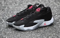 La Jordan Luka 2 “Infrared” est déjà d’attaque