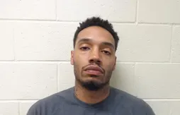 Fait divers : Mike Scott risque 25 ans de prison pour possession de drogue