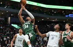 Giannis Antetokounmpo et Damian Lillard roulent sur les Mavericks