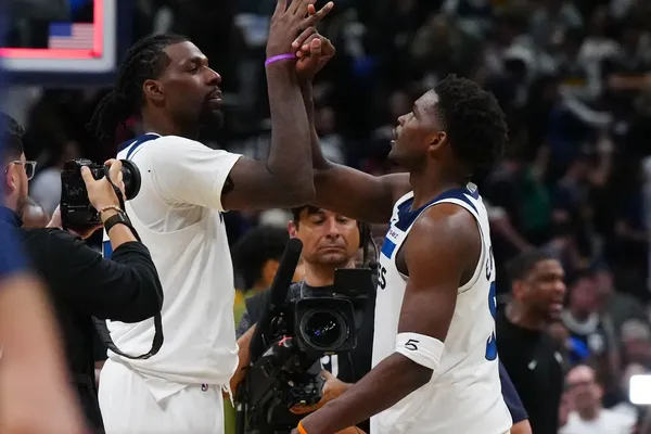 Les Wolves effacent 19 points de retard et reprennent la main