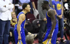 [Coaching] Stephen Curry et Draymond Green font plier Houston en jouant dix fois la même action