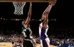 Le 25 juin 1999, les Spurs remportent leur premier titre malgré un bouillant Latrell Sprewell