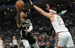 Damian Lillard et les Bucks sans pitié avec les Spurs