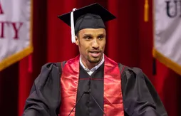 George Hill prépare la série face à Boston en recevant son diplôme universitaire
