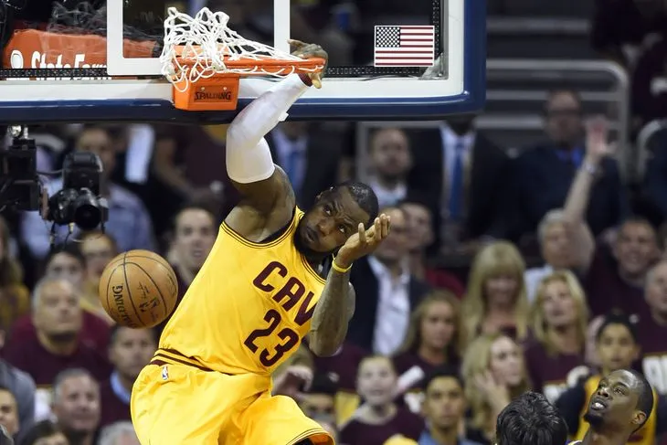 lbj-dunk