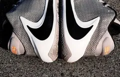 Nike : gris simple pour la Zoom Freak 1