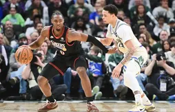 Déguisé en Allen Iverson, Tyrese Maxey (54 points) assomme les Bucks en prolongation