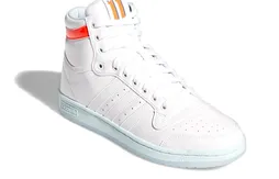 Trae Young a droit à sa Top Ten personnalisée en attendant sa paire signature