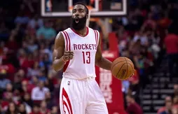 James Harden continue son festival en Drew League… tout en discutant avec le public