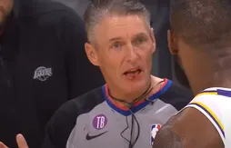 La bouche en sang, l’arbitre Scott Foster se moque de LeBron James