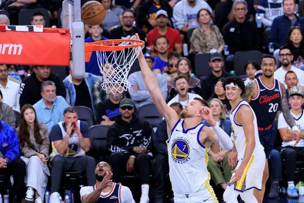 Les Warriors ont contacté les Bucks pour Kristaps Porzingis