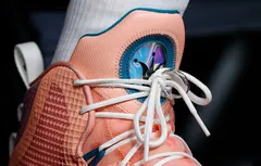 Avec sa chaussure signature, Nikola Jokic n’arrête pas de perdre son alliance !